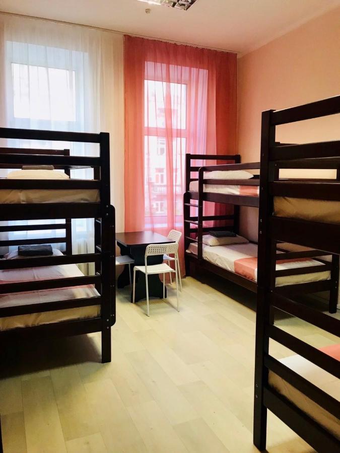 U-Compass Hostel Kiev Buitenkant foto