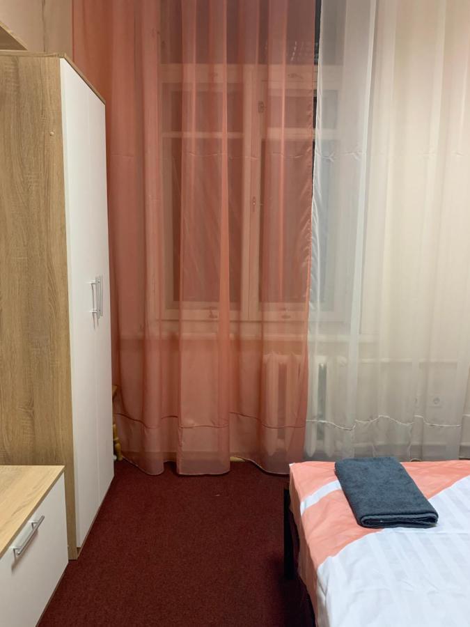 U-Compass Hostel Kiev Buitenkant foto