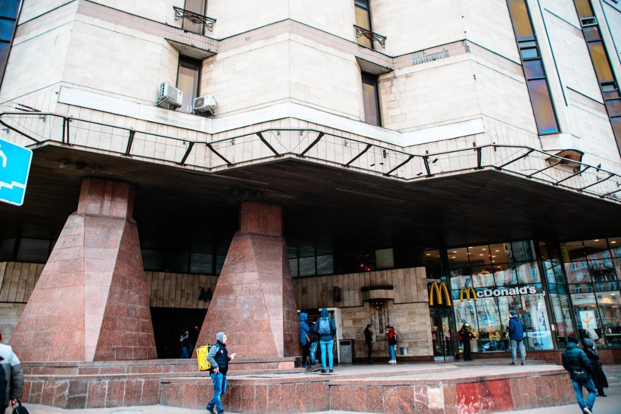 U-Compass Hostel Kiev Buitenkant foto