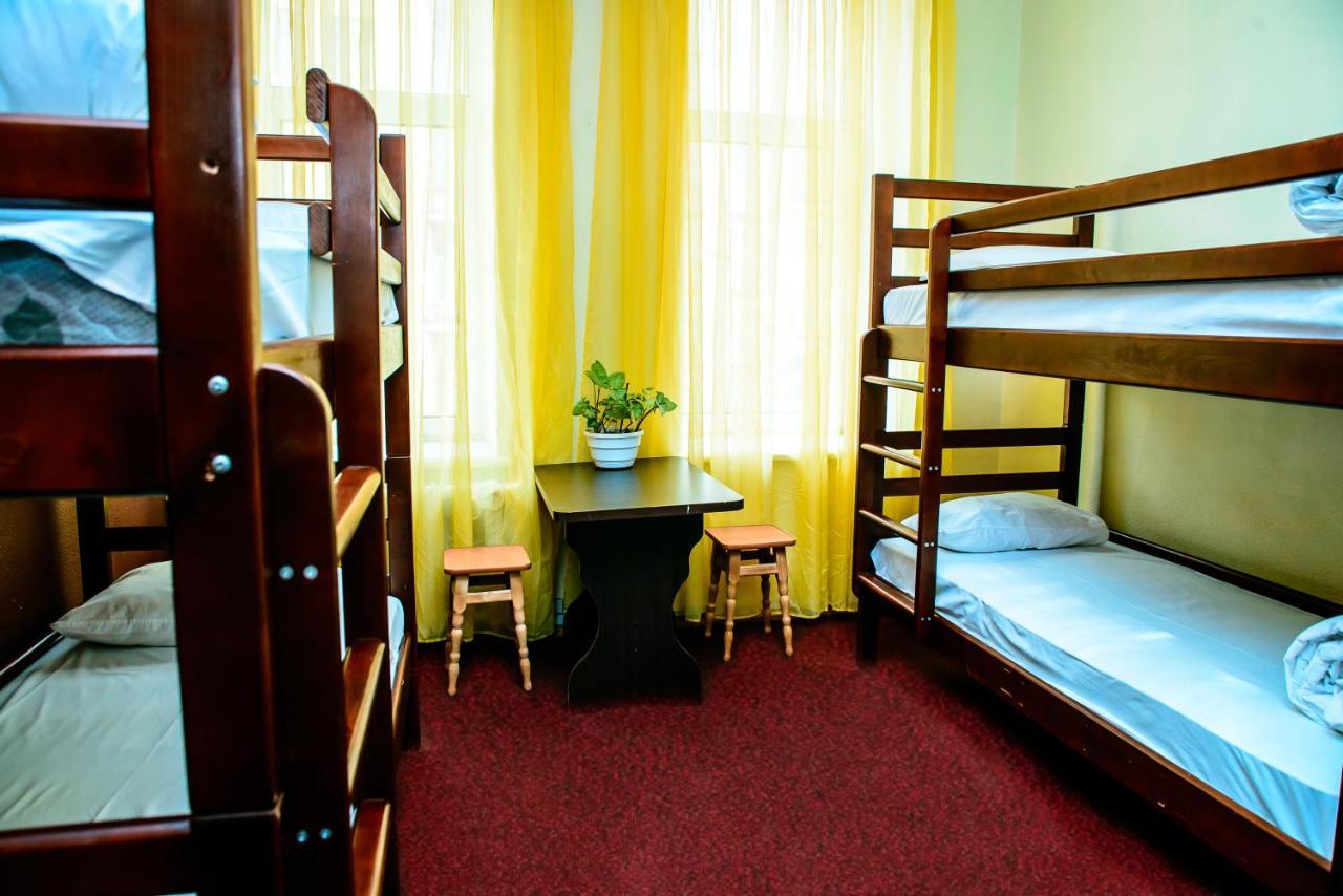 U-Compass Hostel Kiev Buitenkant foto